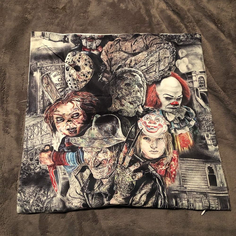 1 HrSale 🚨New! Horror pillow case